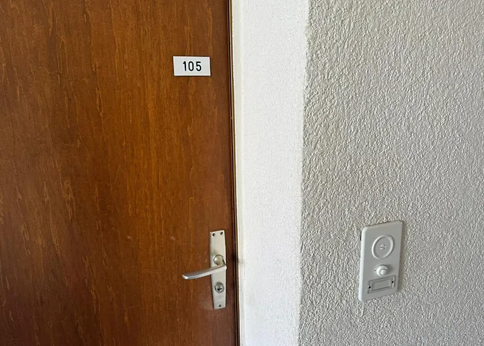 Salute 105 로이커바드