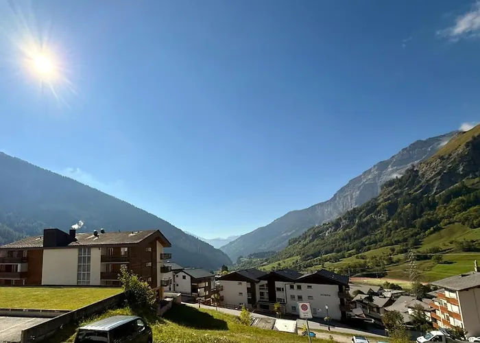 아파트 Salute 105 로이커바드