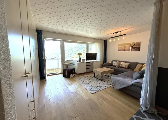 Salute 105 * 로이커바드