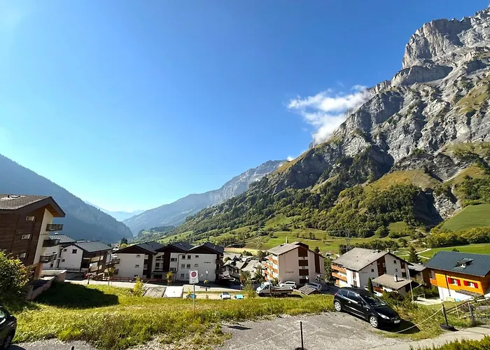 Salute 105 아파트 로이커바드