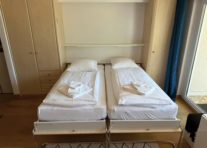 Salute 105 로이커바드