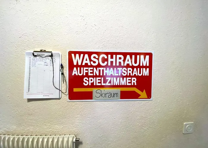 Salute 105 아파트 로이커바드