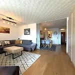 Apartment Salute 105 *