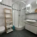 Salute 105 Apartment *