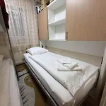 Apartment Salute 105 *